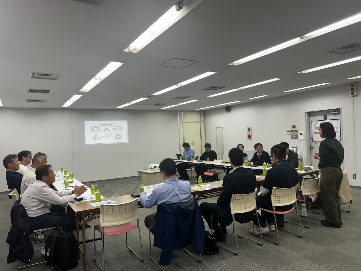 第1回ひらすみ会で話を聞く参加者